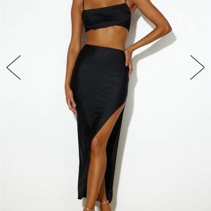 HELLO MOLLY SHES GOT THE CHARM MIDI SKIRT